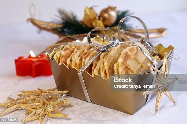 Photo libre de droit de Des Gaufres Maison Pour Noël banque d'images et plus d'images libres de droit de Aliment - Aliment, Boule de Noël, Boîte