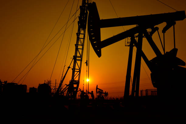 istock The oil workers in the job 941645142
