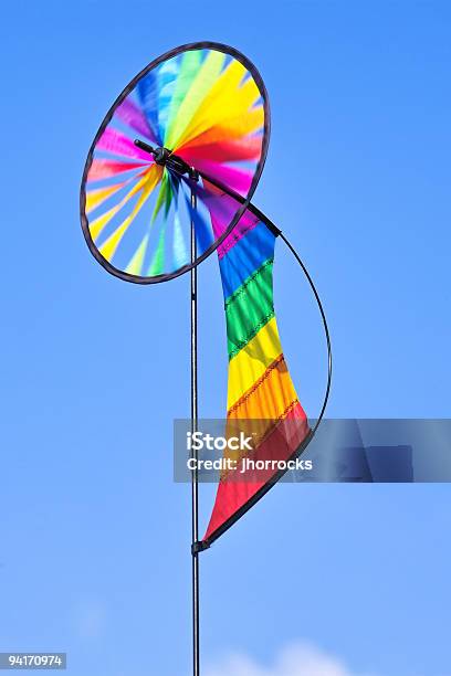 Photo libre de droit de Rainbow Moulin À Vent banque d'images et plus d'images libres de droit de Bleu - Bleu, Ciel, Ciel sans nuage