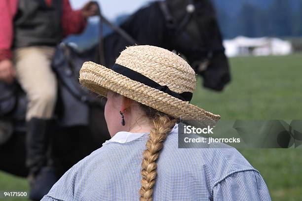 Chapéu De Palha Espectador - Fotografias de stock e mais imagens de Adolescente - Adolescente, Adolescência, Adulto