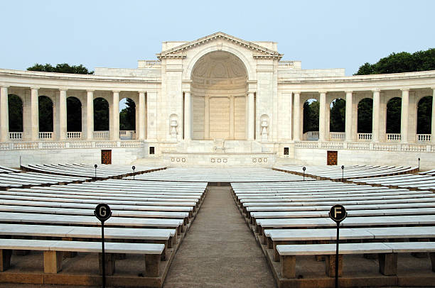 istock Tomb of the unknown soldier (auditorium) 94172216
