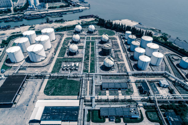istock Oil Silos At Petroleum Refinery 941771158