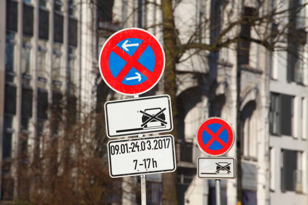 istock Traffic sign Absolute stopping ban 941778352