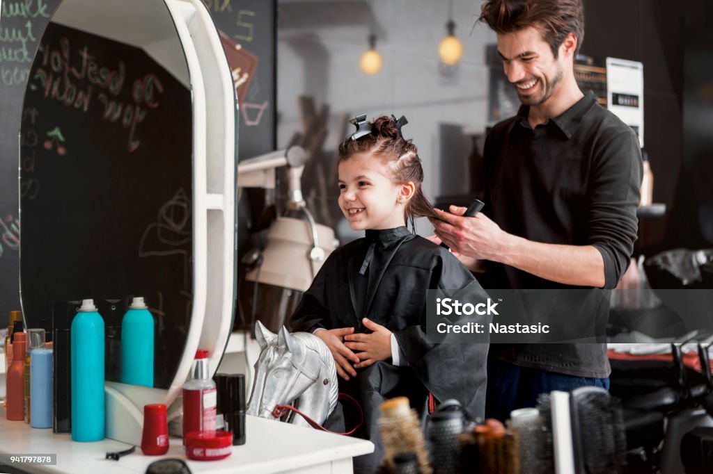 Little Girl At A Hairdresser Stock Photo - Download Image Now - Hair Salon,  Child, Hairdresser - iStock