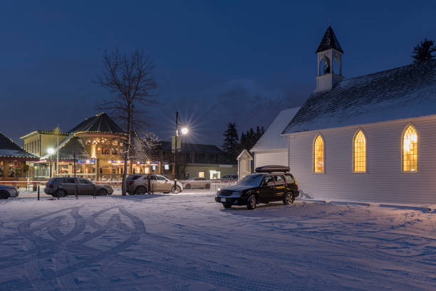 istock United Church in Canmore at Night 941822700