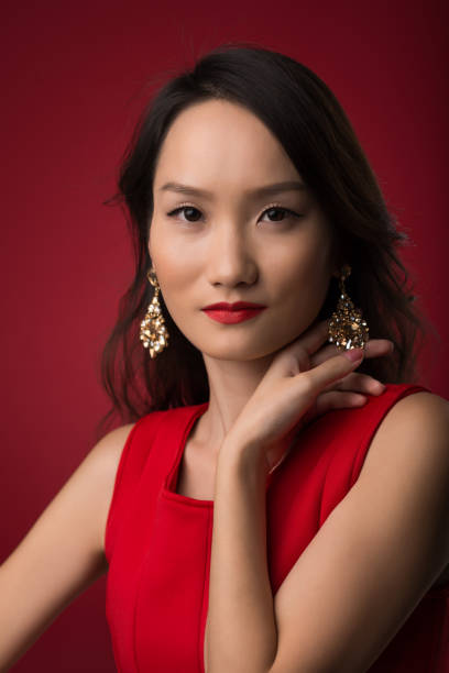 istock Fashion Model Advertising Glamorous Earrings 941831148
