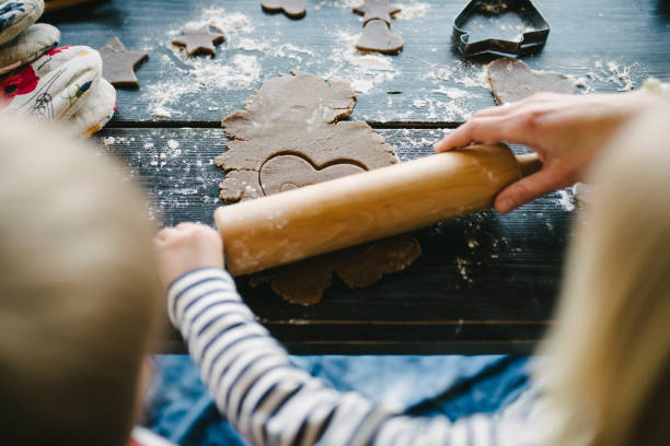 istock Hearth shaped gingerbread cookies for Christmas 941834274
