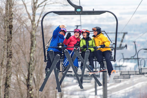 istock Senior Friends during a ski day 941862186