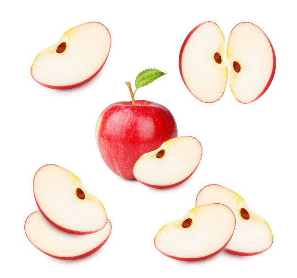 conjunto de maduro manzana roja con hojas y rebanada aislada sobre fondo blanco - isolated apple slices fotografías e imágenes de stock