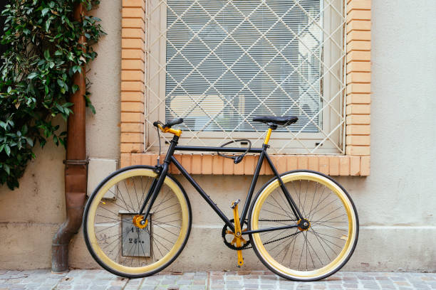 istock Black retro bike. 941909788