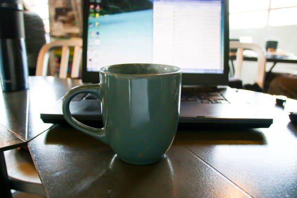 istock Small Business Morning Meeting 941961440