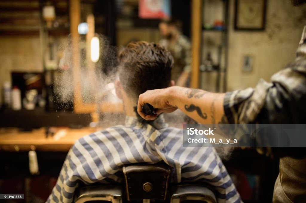 Im barber shop - Lizenzfrei Herrenfriseursalon Stock-Foto