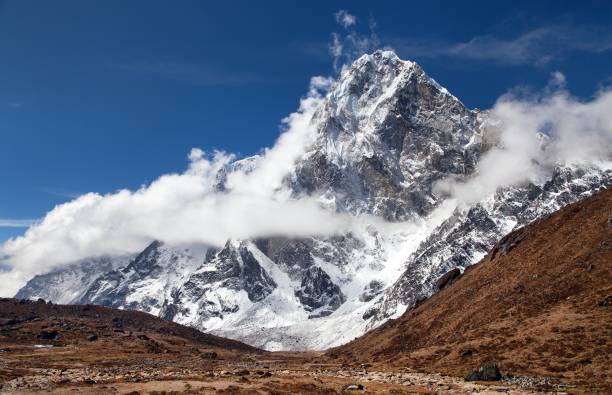 istock Mount Arakam Tse, Nepal Himalayas mountains 942115238