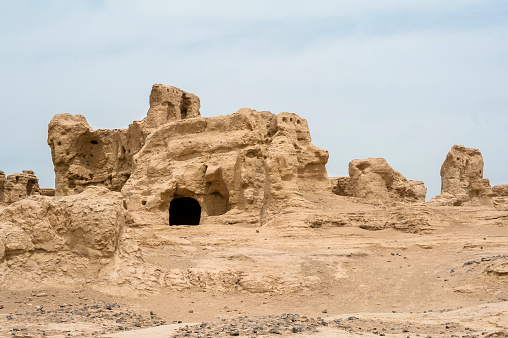 The ruin is located in China Xinjiang Turpan City, so far has been the history of 2300 years of vicissitudes of life, almost all mining from a natural earth, highest building three storeys high, after so long time still. The ruin is the world's oldest, largest and best to protect the earth building city.