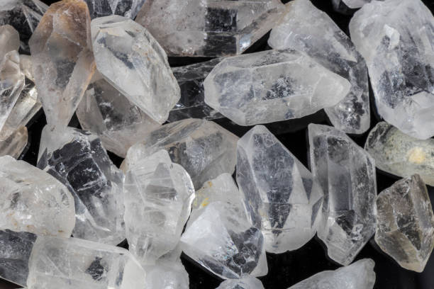 istock Many pieces of beautiful clear quartz crystal 942124912