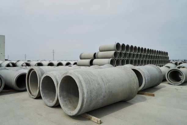 istock Stacked pipe at concrete factory 942163348