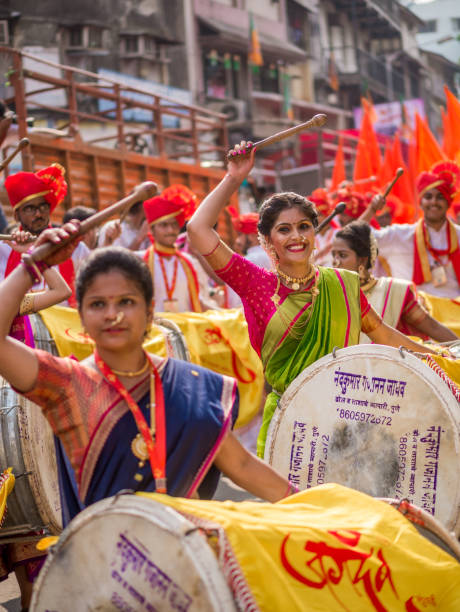 parata di gudi padva - maharashtra foto e immagini stock