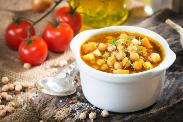Chick pea stew with vegetable