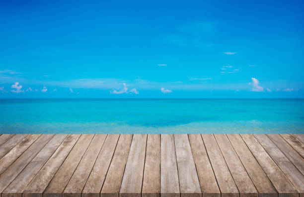 istock sea and wooden platform 942199148
