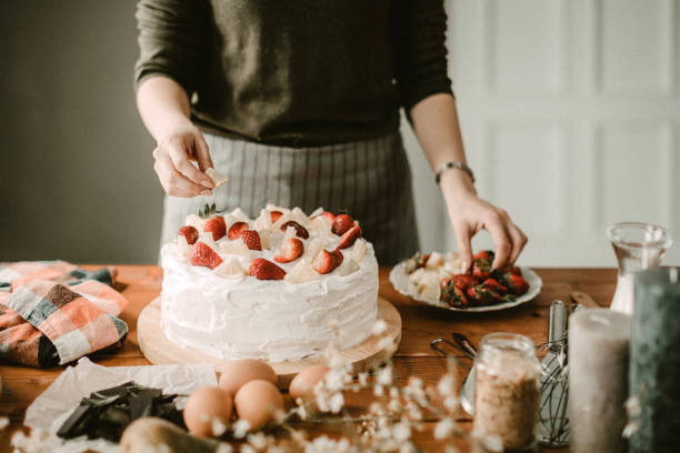 istock Cake full of fruit 942313864