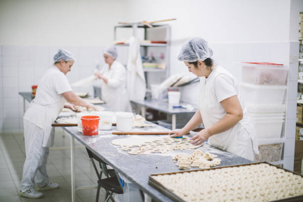 istock Women in professional kitchen 942451116