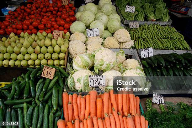 Photo libre de droit de Étal De Légumes banque d'images et plus d'images libres de droit de Marché - Établissement commercial - Marché - Établissement commercial, Aliment, Aliment cru