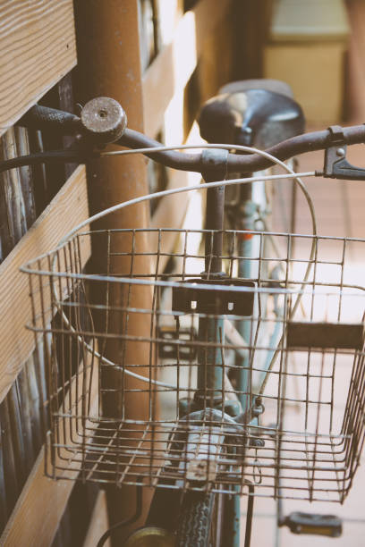 old bicycle - bicycle chain bicycle tire black and white imagens e fotografias de stock