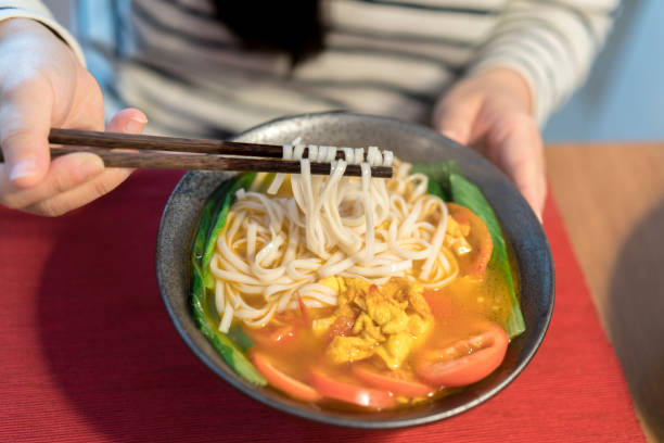 istock Chinese tomato and egg noodles 942502596