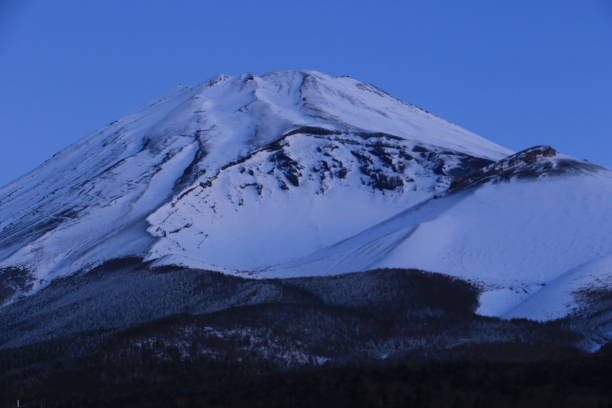 istock The highest mountain in Japan 