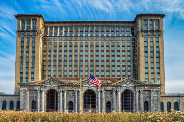 Michigan Central Railway Station Michigan Central Railway Station in Detroit, USA detroit ruins stock pictures, royalty-free photos & images