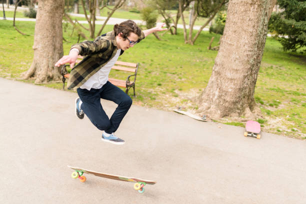 istock Zero gravity for this teenage skater 942526198