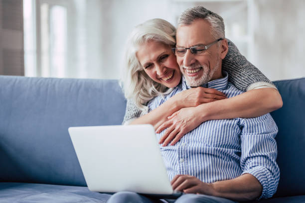 istock Senior couple at home 942577212