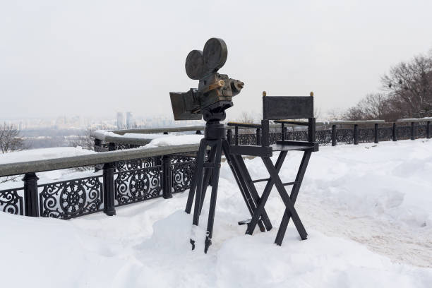 monumento la cámara y presidente de la cámara y cubierta de nieve de la ciudad - ukrainian culture audio fotografías e imágenes de stock