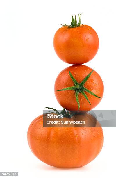 Foto de Tomatos Vermelhas Frescas e mais fotos de stock de Agricultura - Agricultura, Alimentação Saudável, Branco