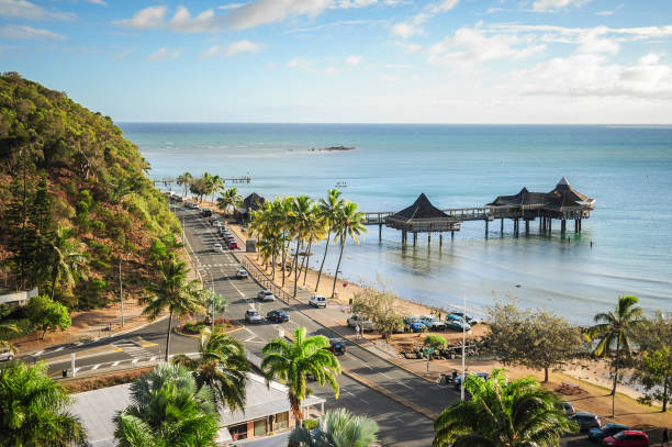 noumea - sunlight sun architectural feature blue imagens e fotografias de stock