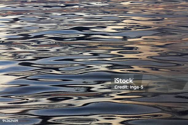 Onde Superficie Dellacqua - Fotografie stock e altre immagini di Acqua - Acqua, Ambientazione tranquilla, Astratto