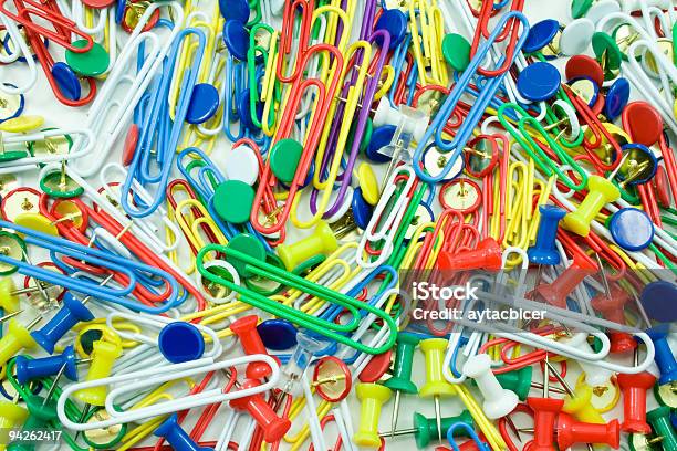 Paperclip - Fotografie stock e altre immagini di Articolo di cancelleria - Articolo di cancelleria, Attrezzatura, Bianco