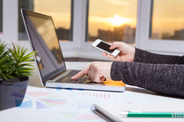 istock Business women work process.Marketing strategy brainstorming. 942626046