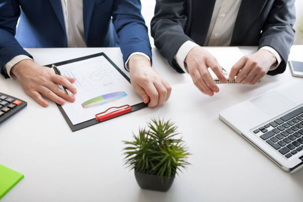 istock Team job young businessmans crew working with new startup project 942627532