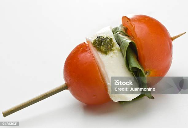 Cherrytomaten Mozzarella Stick Stockfoto und mehr Bilder von Holzstock - Holzstock, Kirschtomate, Bratspieß