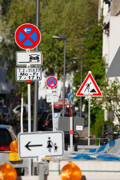 istock Traffic sign Absolute stopping ban 942651444