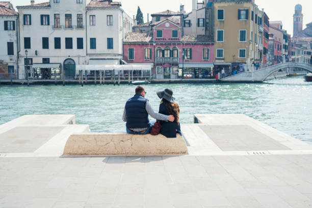istock Couple in Venice 942697082