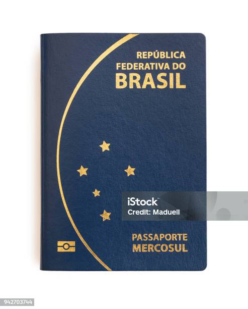 Pasaporte Brasileño Sobre Fondo Blanco Foto de stock y más banco de imágenes de Pasaporte - Pasaporte, Brasil, Cultura brasileña