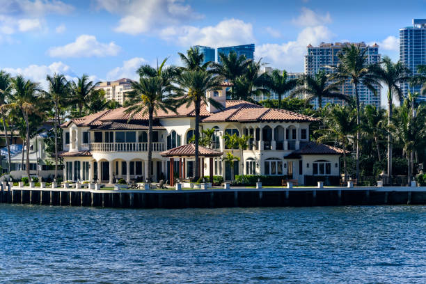 istock Luxury Real Estate on The Intercoastal Waterway 942707632