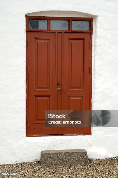 Pequeña Iglesia De Puerta Foto de stock y más banco de imágenes de Arco - Característica arquitectónica - Arco - Característica arquitectónica, Blanco - Color, Cerradura