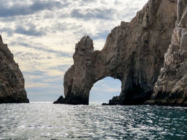 istock The Arch at Land's End in Cabo San Lucas 942734542