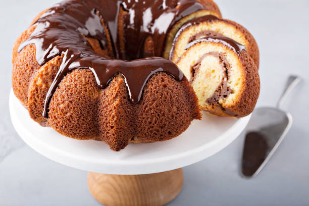 istock Vanilla bundt cake with cheesecake filling 942764896