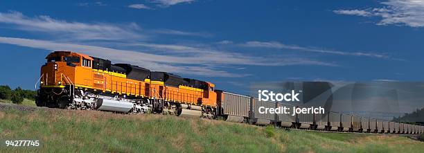 Kohlezug Aufsteigender Hill In Colorado Stockfoto und mehr Bilder von Güterzug - Güterzug, Eisenbahn, Lokomotive