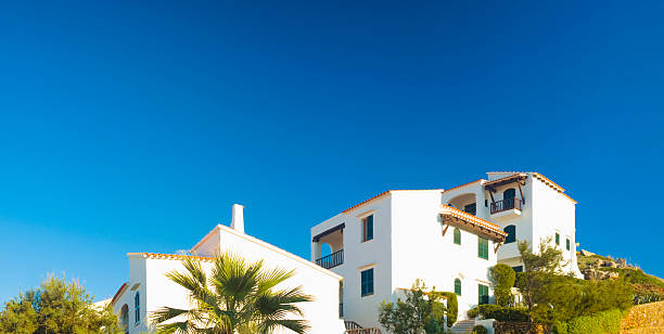 las villas de lujo - chalet veraniego fotografías e imágenes de stock