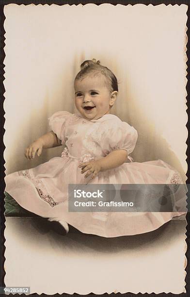 Anticuario Foto De Chica En Vestido De Niza 2 Foto de stock y más banco de imágenes de Bebé - Bebé, 1920-1929, Mujeres